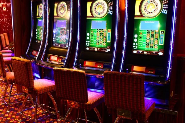 bobatoo platform interface showing football markets and live-dealer tables